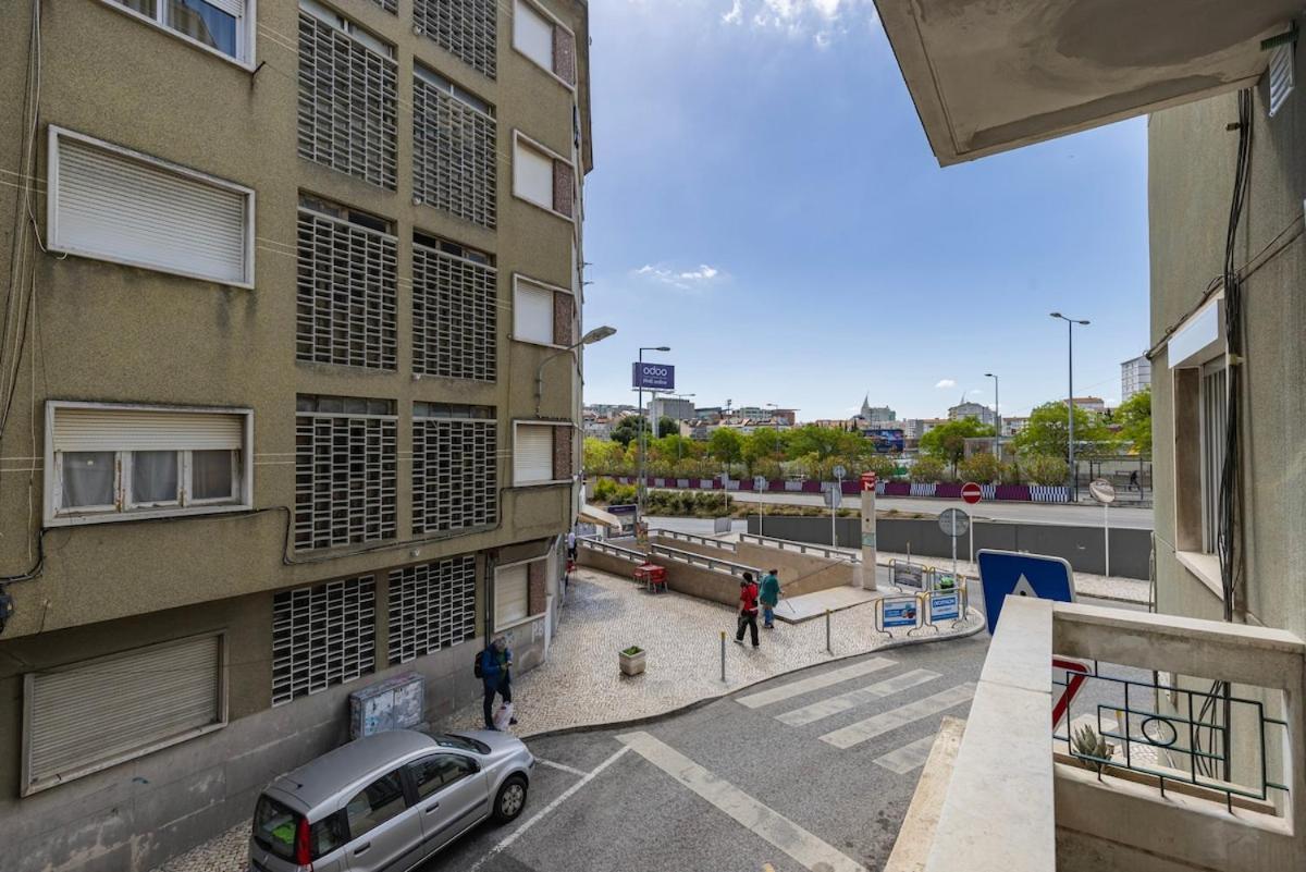 Novo Junto Ao Metro * Lisbon