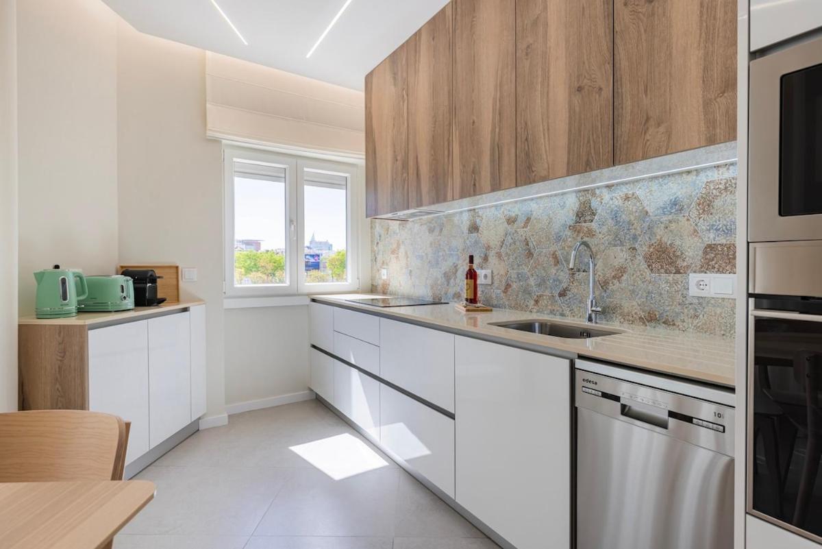 Apartment Novo Junto Ao Metro Lisbon